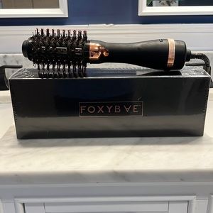 NEW UNOPENED Foxybae Blowout Dryer Brush